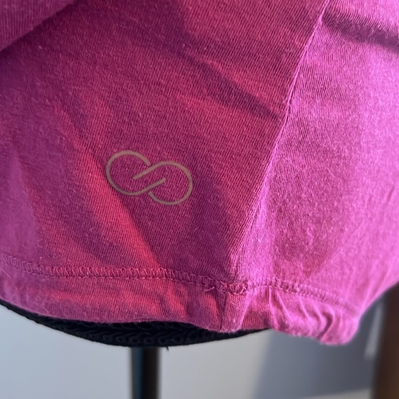 The softest. Simple but sexy tank - Picture 3 of 4